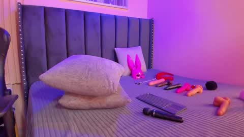 ashlye_miller_ online show from January 25, 7:49 am