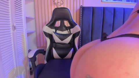 ashlye_miller_ online show from April 9, 4:45 am