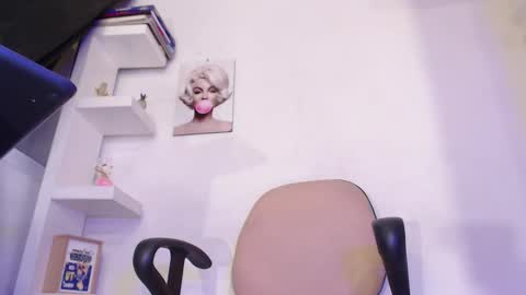 Snapshot of ashlyvesneva chatting on February 8, 9:57 pm  Ashly online show from February 8, 9:57 pm