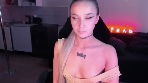 Mila online show from May 20, 5:35 am
