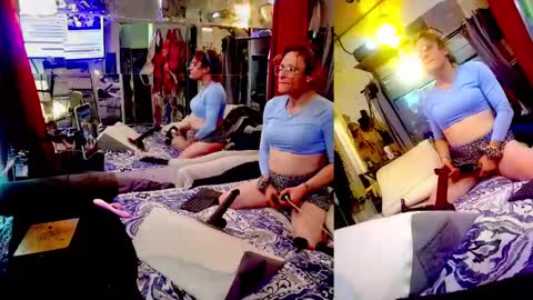 Snapshot of ashmomo chatting on December 17, 1:16 pm ashmomo online show from December 17, 1:16 pm