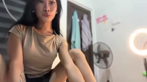 Snapshot of asian_aki chatting on March 17, 5:05 pm Marj online show from March 17, 5:05 pm