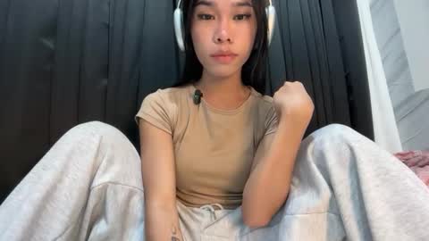 Snapshot of asian_aki chatting on March 22, 3:59 pm Marj online show from March 22, 3:59 pm