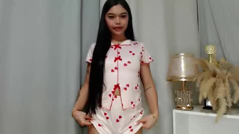 Snapshot of asian_alitacumgirlxxx chatting on May 13, 2:14 pm asian_alitacumgirlxxx online show from May 13, 2:14 pm