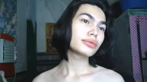asian_babyboi online show from May 10, 7:19 pm