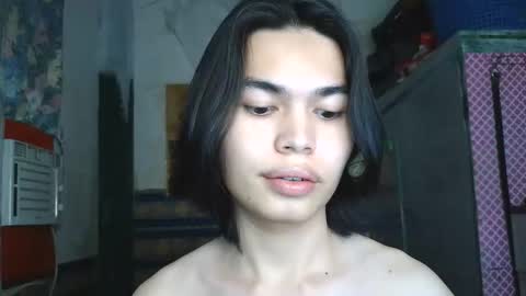 asian_babyboi online show from May 19, 12:11 pm