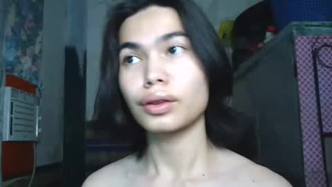 asian_babyboi online show from May 30, 2:47 pm