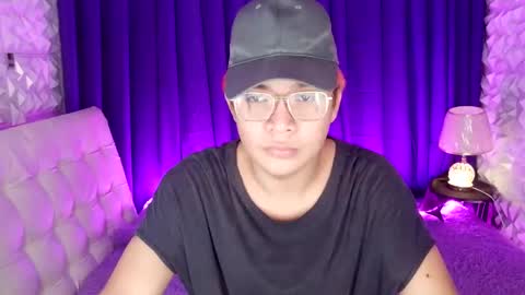 asian_blakefoster online show from April 30, 8:53 am
