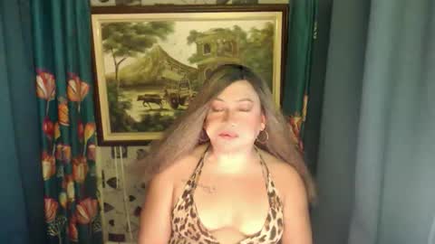 Snapshot of asian_cougar69 chatting on January 9, 6:21 pm Elaine Navales online show from January 9, 6:21 pm
