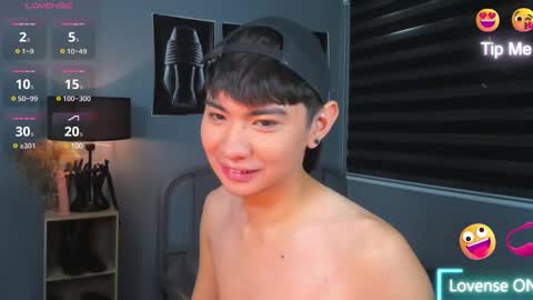 Snapshot of asian_cutie20 chatting on December 6, 7:32 am Aidan online show from December 6, 7:32 am