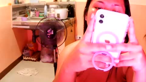 Snapshot of asian_kweenv chatting on July 28, 11:17 am Alex online show from July 28, 11:17 am