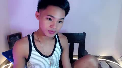 asian_lover05 online show from February 8, 5:27 pm
