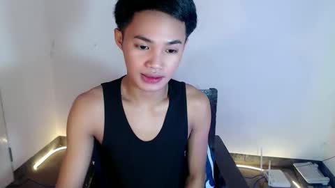 asian_lover05 online show from March 5, 5:53 pm