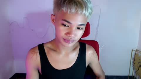 asian_lover05 online show from July 15, 6:24 pm