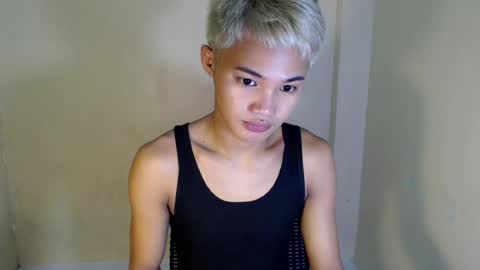 asian_lover05 online show from July 17, 9:52 pm