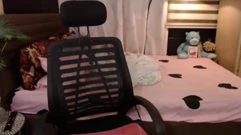 angela online show from February 18, 10:27 am