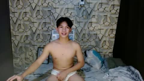 Snapshot of asian_wayne chatting on December 4, 4:16 pm wayne online show from December 4, 4:16 pm