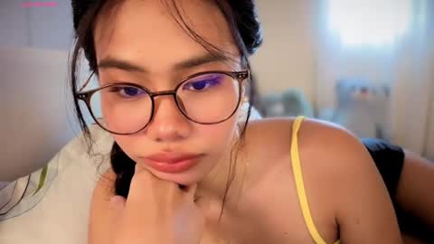 Snapshot of asianbabecandy chatting on April 4, 2:21 am candy online show from April 4, 2:21 am