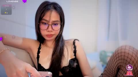 Snapshot of asianbabecandy chatting on April 9, 2:22 am candy online show from April 9, 2:22 am