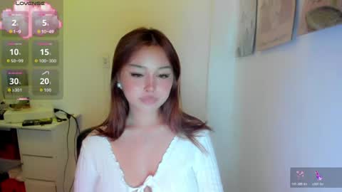 Snapshot of asianbabenicky chatting on July 2, 5:13 am Hien online show from July 2, 5:13 am