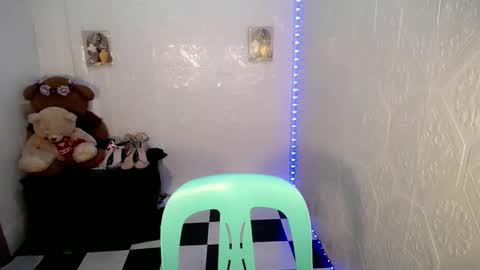 Snapshot of asianbarbie05 chatting on December 2, 1:47 am SOFIA online show from December 2, 1:47 am