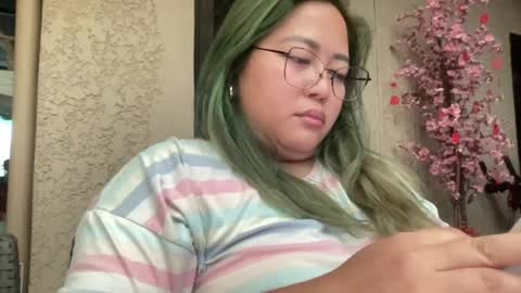 Snapshot of asianbunny10 chatting on June 15, 9:50 pm Curvy online show from June 15, 9:50 pm