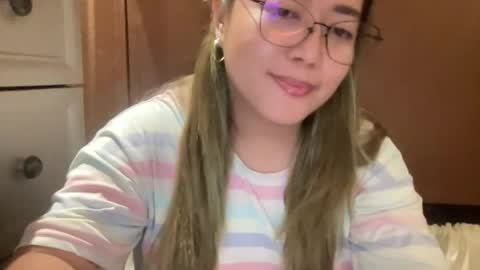Snapshot of asianbunny10 chatting on June 29, 1:33 pm Curvy online show from June 29, 1:33 pm