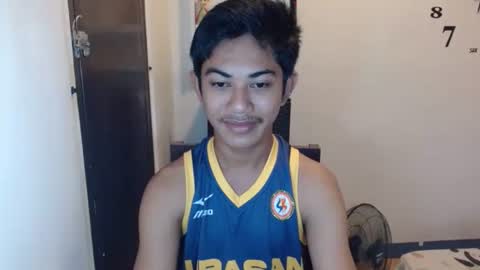 Snapshot of asiancockhero22 chatting on December 31, 12:11 am HERO online show from December 31, 12:11 am