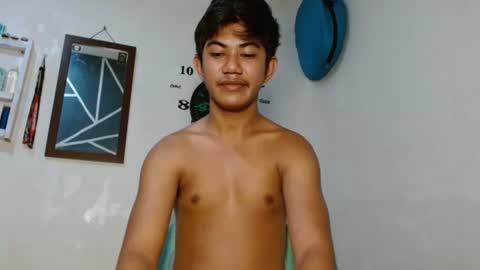 Snapshot of asiancockhero22 chatting on October 28, 12:47 am HERO online show from October 28, 12:47 am