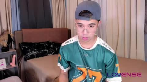 asiancum_peter online show from July 14, 2:27 am