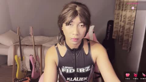 Emi online show from February 25, 4:31 pm