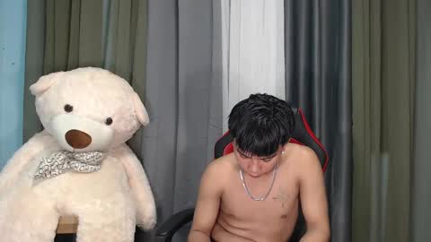 Snapshot of asianhunk_zam chatting on December 13, 10:41 am Zam online show from December 13, 10:41 am