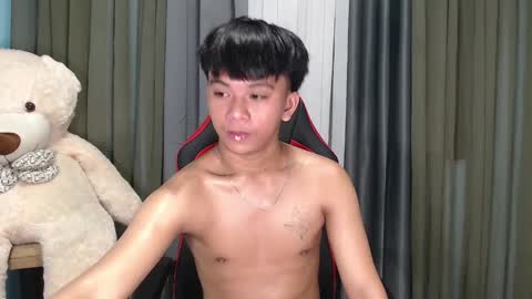 Snapshot of asianhunk_zam chatting on January 4, 7:45 am Zam online show from January 4, 7:45 am