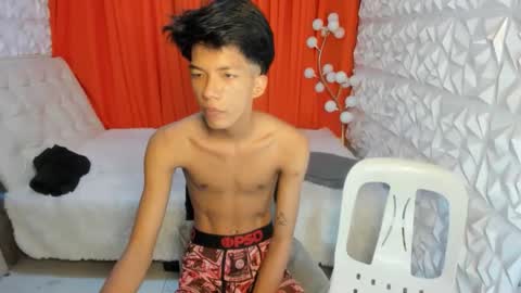 Snapshot of asiankingfucker chatting on May 20, 9:32 pm asiankingfucker online show from May 20, 9:32 pm