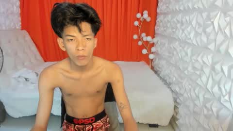 Snapshot of asiankingfucker chatting on May 21, 7:21 pm asiankingfucker online show from May 21, 7:21 pm
