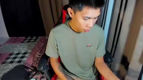 Snapshot of asianplayboyx chatting on January 19, 6:43 pm mark online show from January 19, 6:43 pm