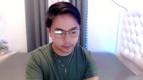 Roy online show from December 13, 4:27 pm