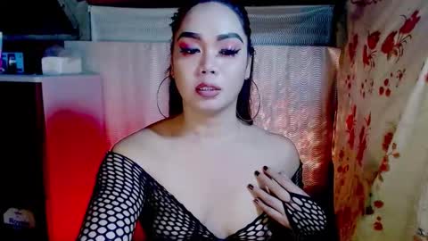 Sofhia online show from October 17, 5:15 pm