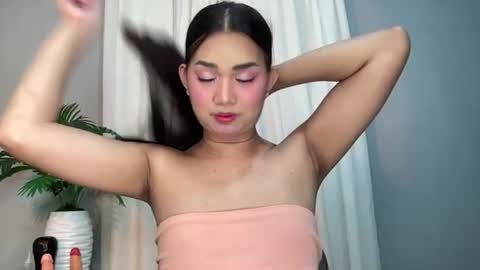Lily online show from July 6, 11:51 pm