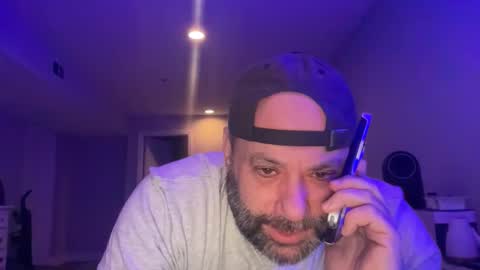 Snapshot of asilnjd chatting on December 19, 12:17 am Asilnjd call me sil online show from December 19, 12:17 am