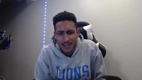 Snapshot of asimpsdream chatting on March 9, 11:25 pm asimpsdream online show from March 9, 11:25 pm