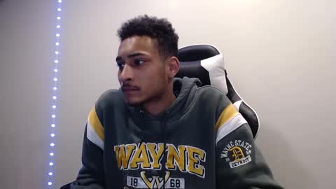 Snapshot of asimpsdream chatting on March 12, 9:13 pm asimpsdream online show from March 12, 9:13 pm