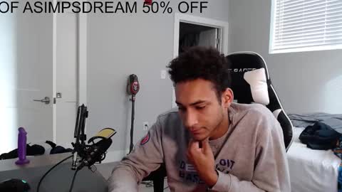 Snapshot of asimpsdream chatting on November 11, 3:12 pm asimpsdream online show from November 11, 3:12 pm