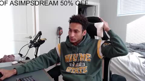 Snapshot of asimpsdream chatting on November 16, 2:44 pm asimpsdream online show from November 16, 2:44 pm