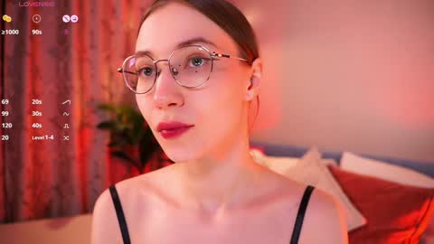 Snapshot of askaudrey chatting on December 1, 7:36 pm Audrey online show from December 1, 7:36 pm