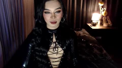 Snapshot of asmodeus_daughter chatting on September 30, 4:45 pm Margaux Miller online show from September 30, 4:45 pm