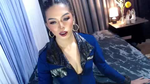 Snapshot of asmodeus_daughter chatting on October 16, 6:53 pm Margaux Miller online show from October 16, 6:53 pm