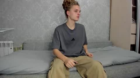 Snapshot of asphalt_surfer chatting on September 9, 1:21 pm asphalt surfer online show from September 9, 1:21 pm