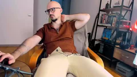 asshunter4k online show from January 7, 1:02 pm