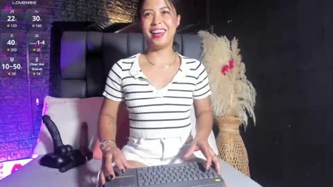 Snapshot of assia_roos chatting on May 10, 9:58 am Nahomi online show from May 10, 9:58 am